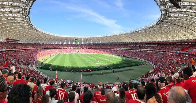 从他们手中